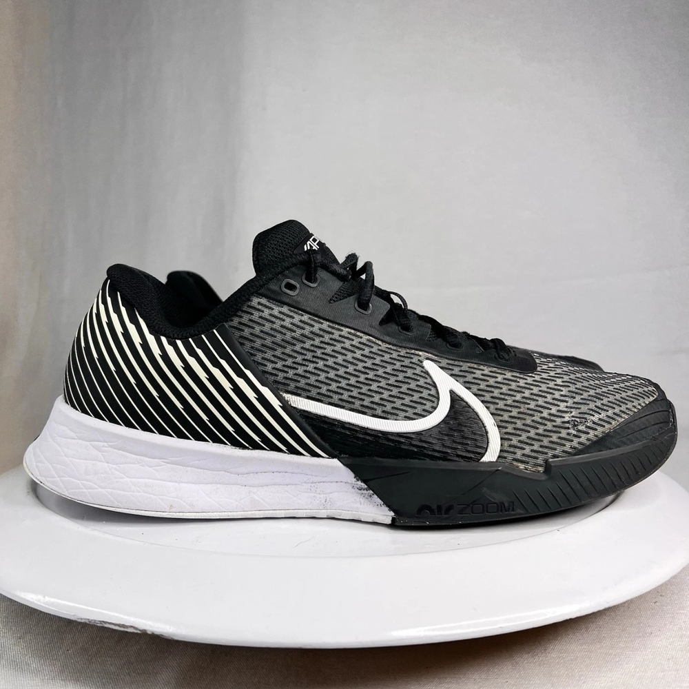 Nike Black and White Athletic Shoes